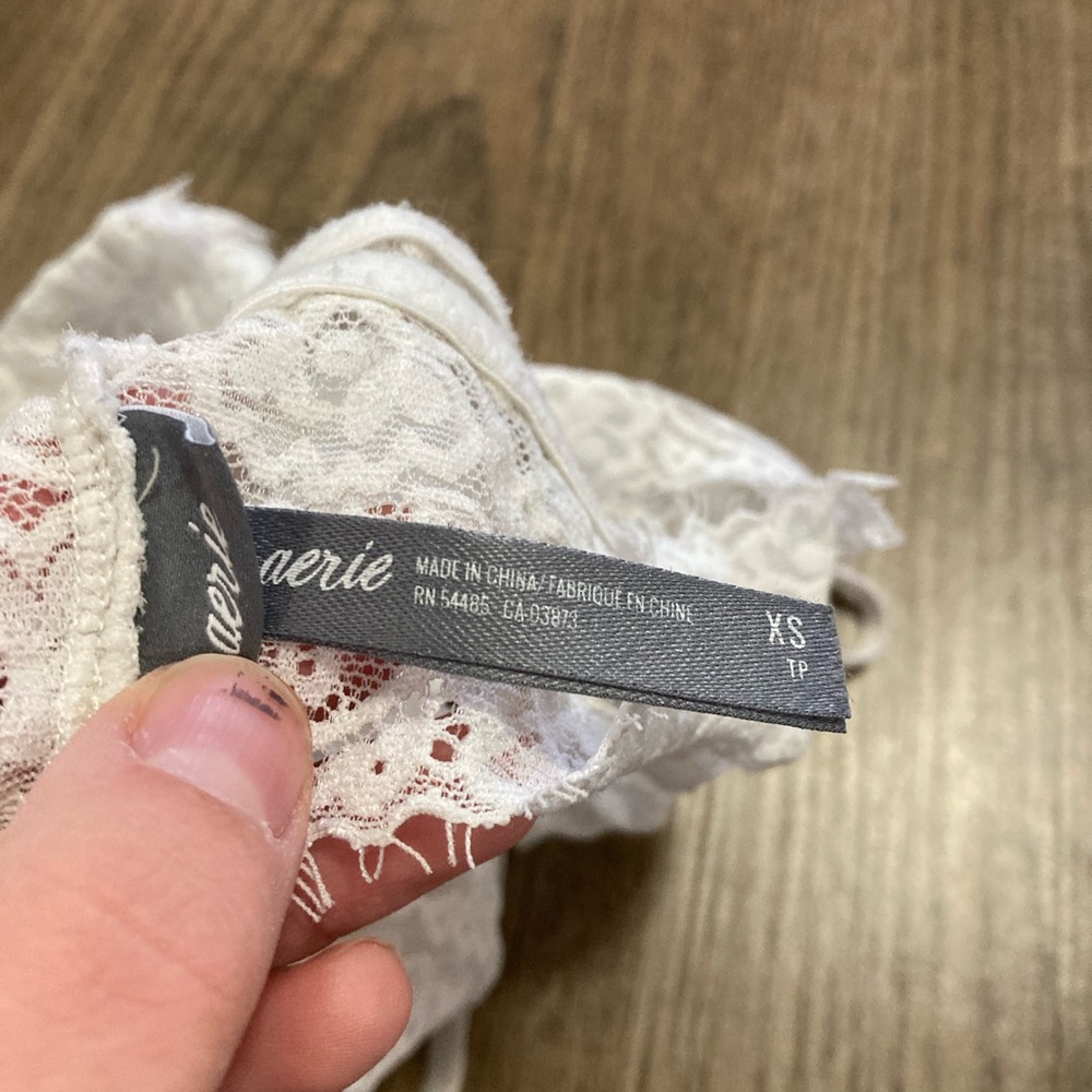 Aerie white lace bral pull over wireless size XS - Picture 2 of 8